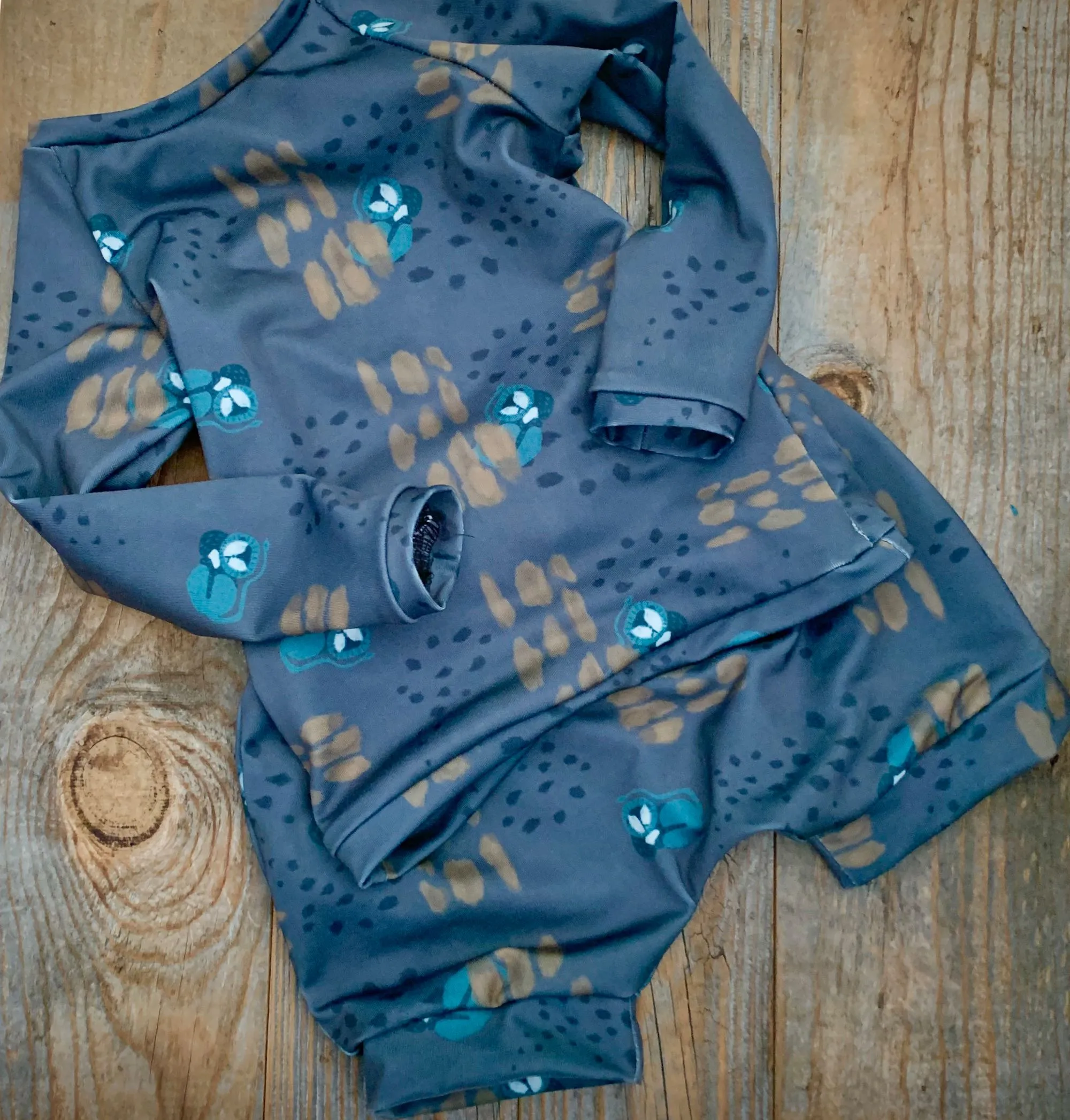 Kind Lions Green Rashguard SET (top and bottom)