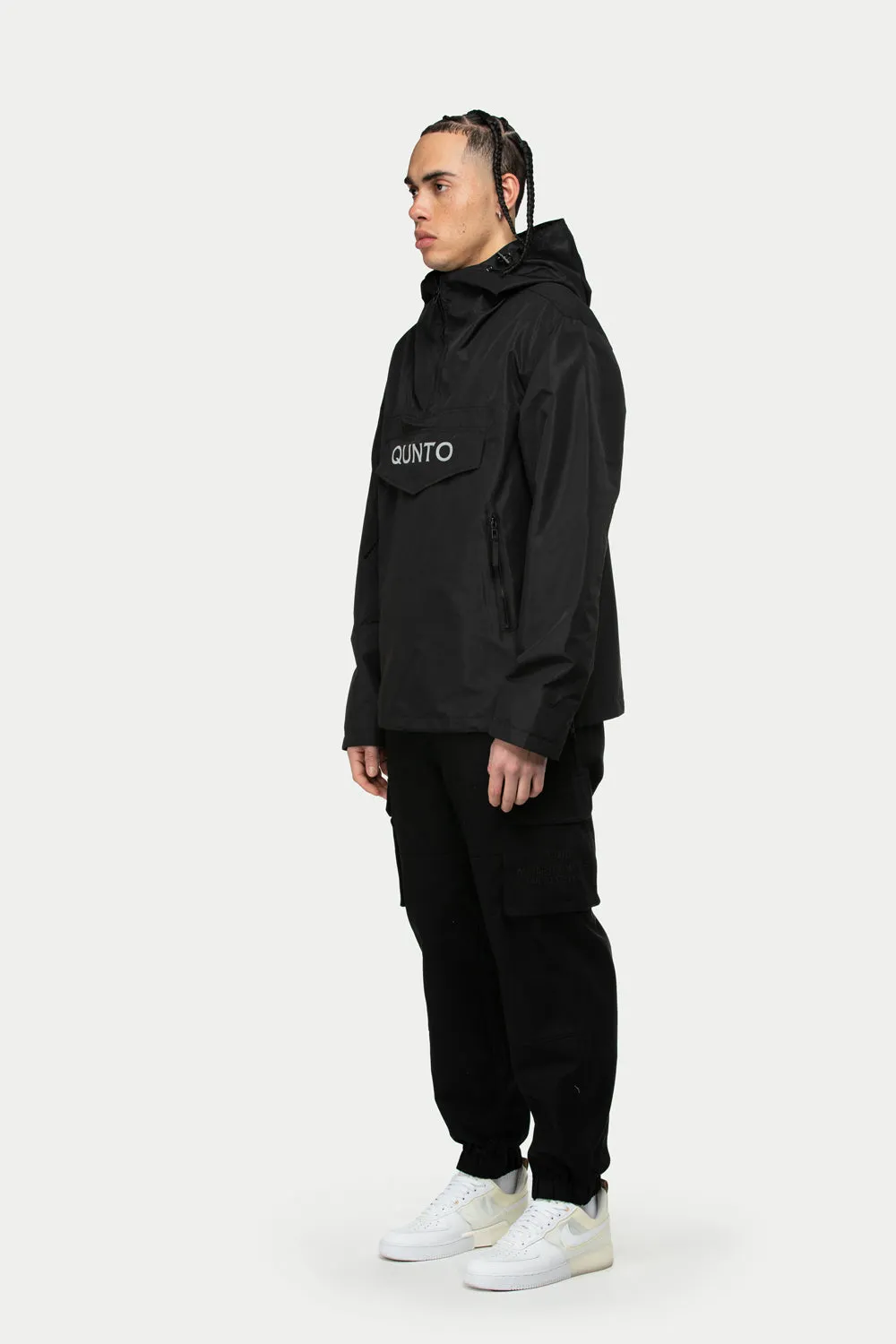 Qunto Windbreaker Black