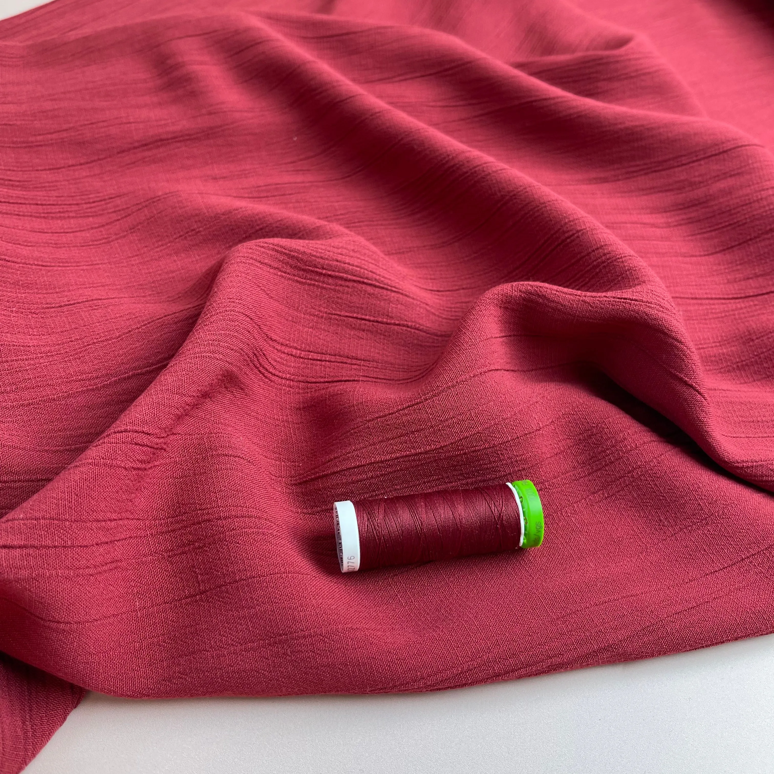REMNANT 0.32 metre - Crinkle Viscose Linen Blend Fabric in Red