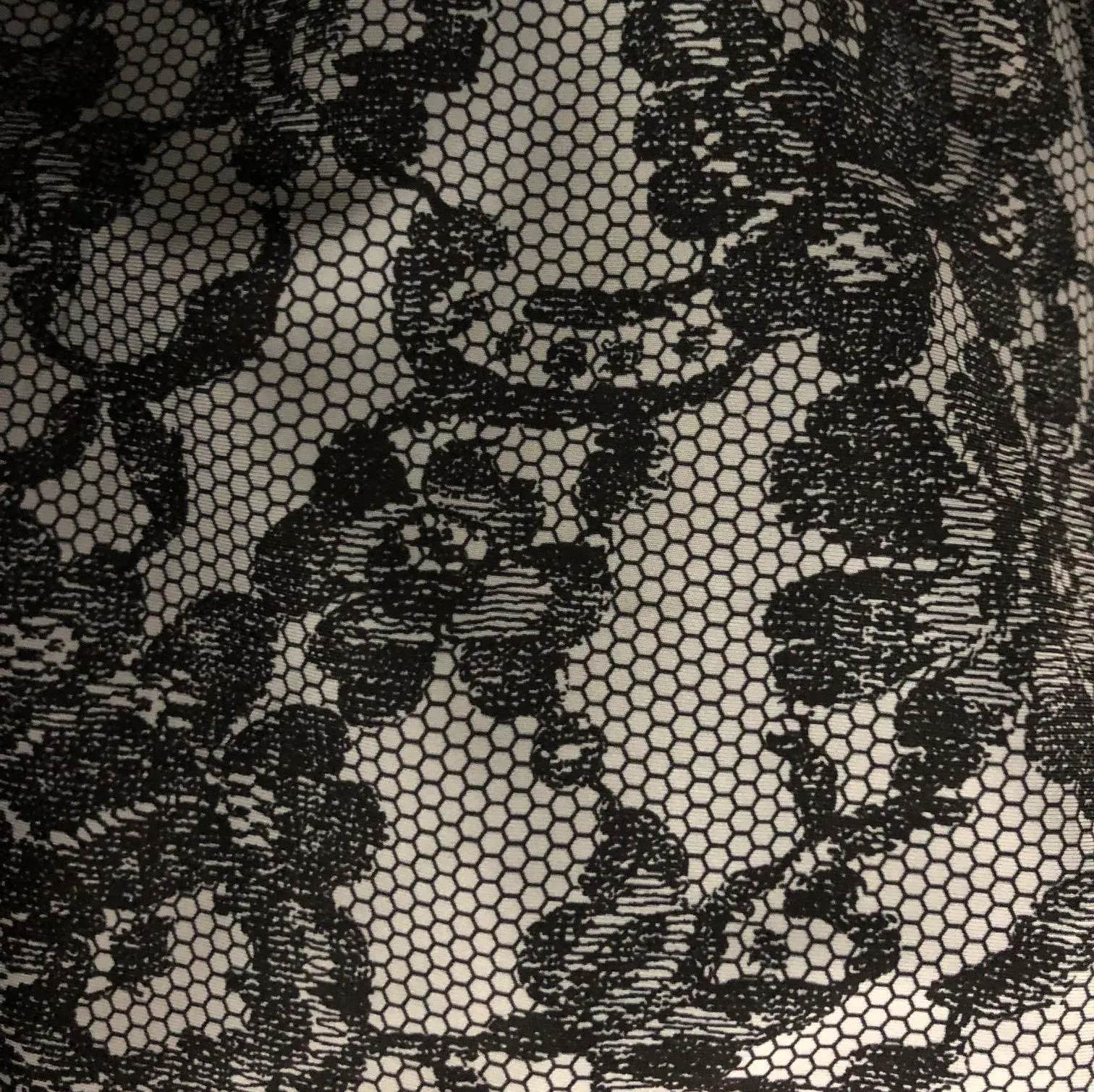 SLEEVELESS TOP/RASH GUARD BLACK LACE/BLACK